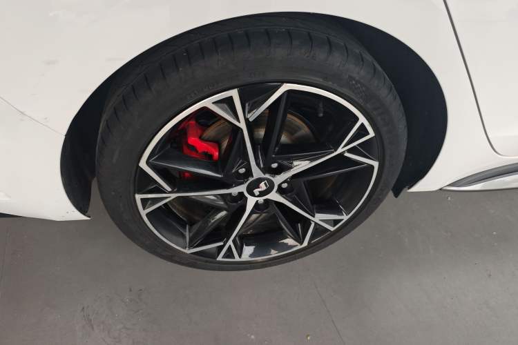 Used Hyundai Lafesta 2023 270T N Line DLX Luxury Edition Right Rear Wheel Hub