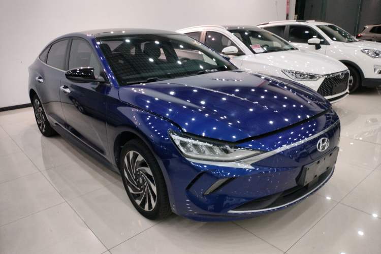Used Hyundai Lafesta Electric 2020 GLX ZhiJie Edition Front Right 45 Deg