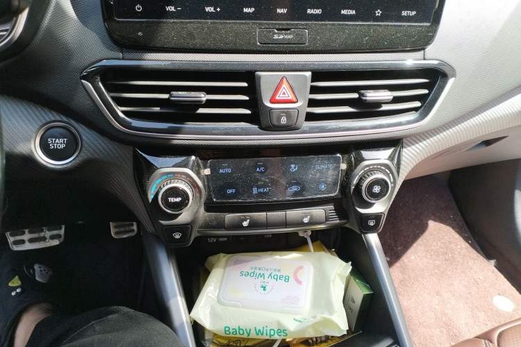 Used Hyundai Lafesta Electric 2020 GLX ZhiJie Edition Audio And AC Panel