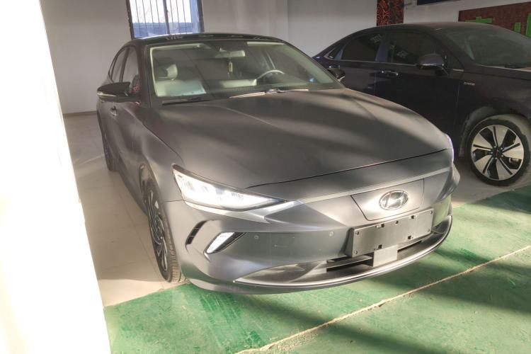 Used Hyundai Lafesta Electric 2020 DLX Enjoyment Edition Front Right 45 Deg