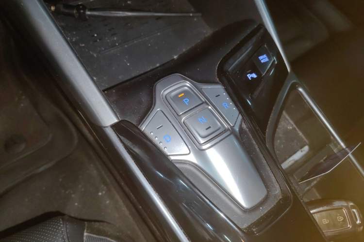 Used Hyundai Lafesta Electric 2020 GLX ZhiJie Edition Gear Lever