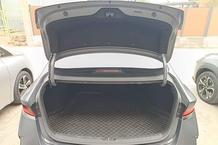Used Hyundai Lafesta Electric 2020 GLX ZhiJie Edition Trunk