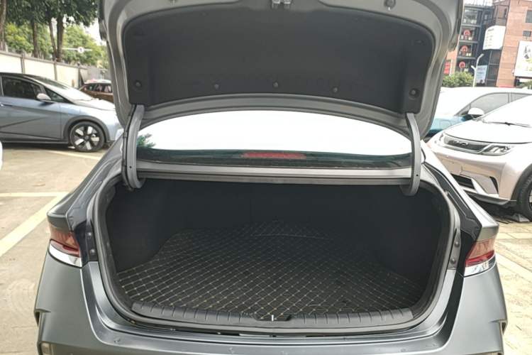 Used Hyundai Lafesta Electric 2020 GLX ZhiJie Edition Trunk