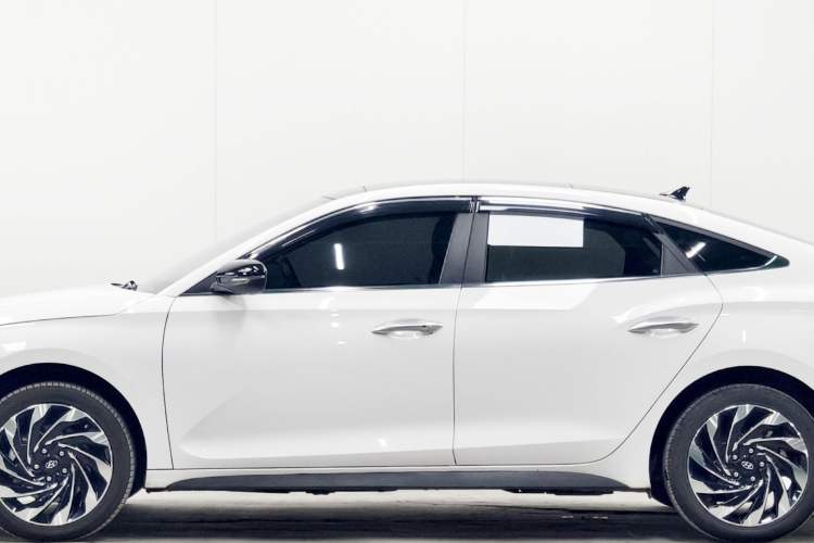 Used Hyundai Lafesta Electric 2020 GLX ZhiJie Edition Exterior 8