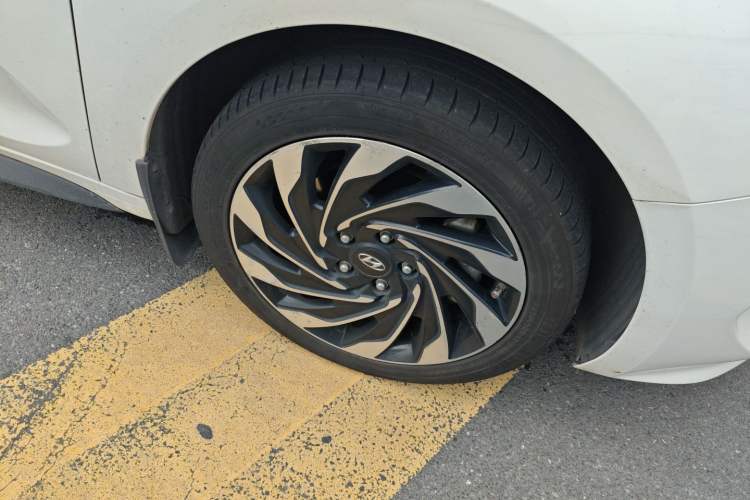 Used Hyundai Lafesta Electric 2020 GLX ZhiJie Edition Right Front Wheel Hub