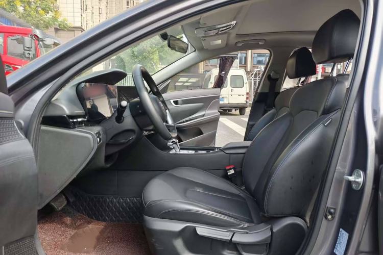 Used Hyundai Mistra 2021 1.8L CVT GLX Elite Edition Interior 2