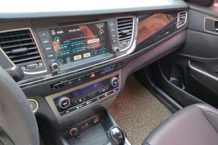 Used Hyundai Mistra 2014 1.8L Automatic Smart GLS Audio And AC Panel