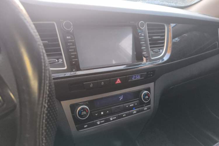Used Hyundai Mistra 2014 1.8L Automatic Smart GLS Audio And AC Panel