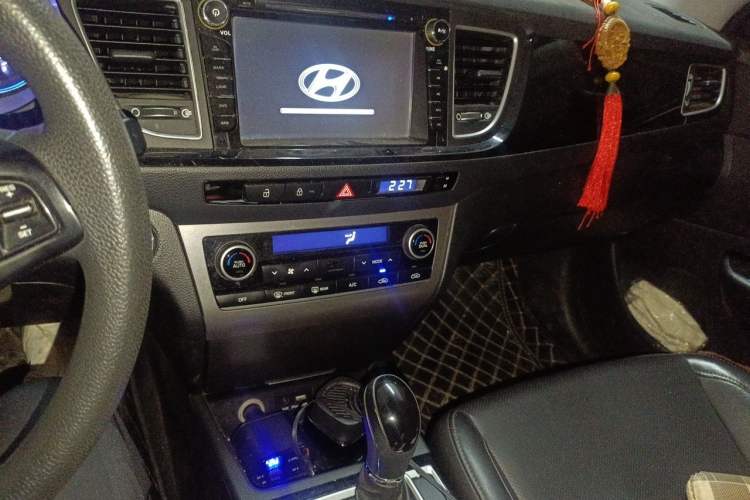 Used Hyundai Mistra 2014 1.8L Automatic Smart GLS Audio And AC Panel