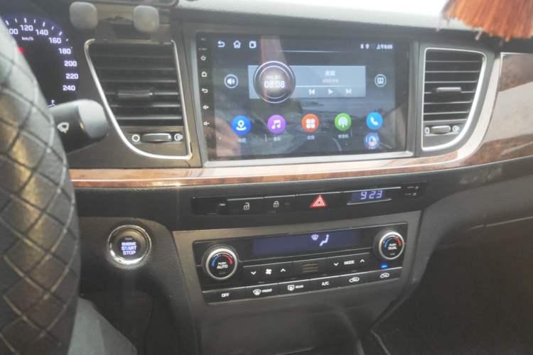 Used Hyundai Mistra 2014 1.8L Automatic Deluxe DLX Model Audio And AC Panel