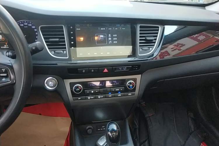 Used Hyundai Mistra 2014 1.8L Automatic Deluxe DLX Model Audio And AC Panel