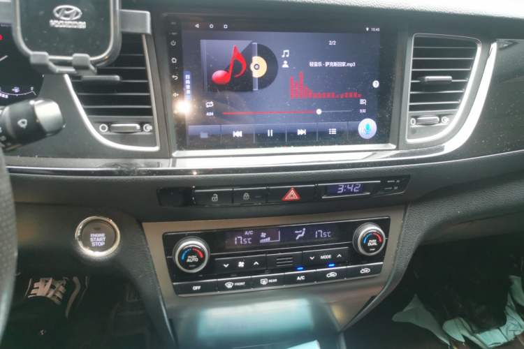 Used Hyundai Mistra 2014 1.8L Automatic Deluxe DLX Model Audio And AC Panel