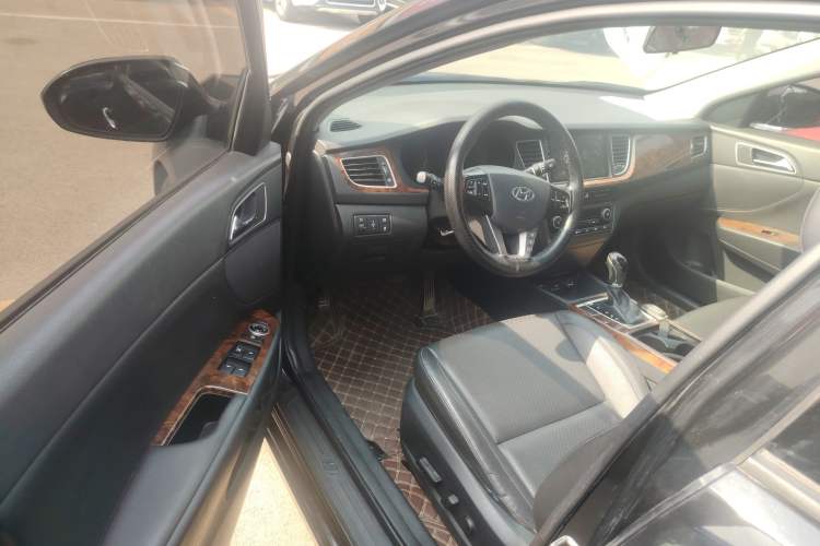 Used Hyundai Mistra 2014 1.8L Automatic Deluxe DLX Model Driver Seat