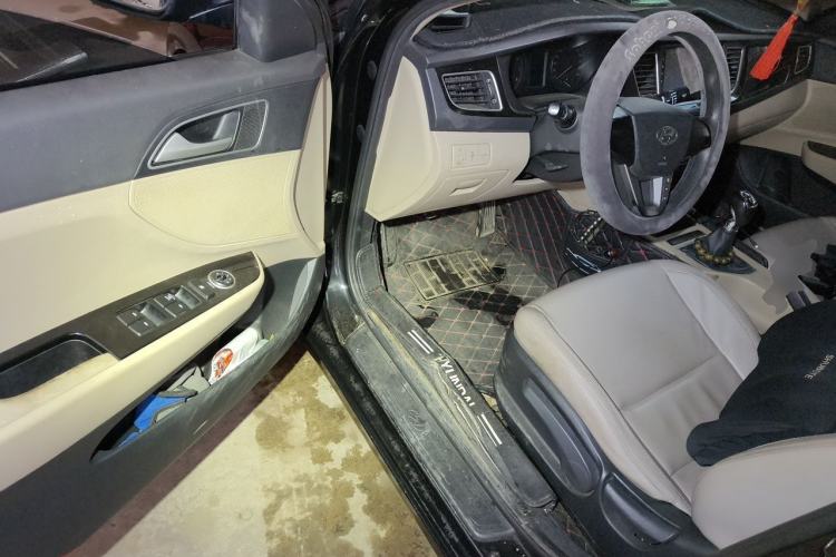 Used Hyundai Mistra 2014 1.8L Manual Comfort GL Model Driver Seat
