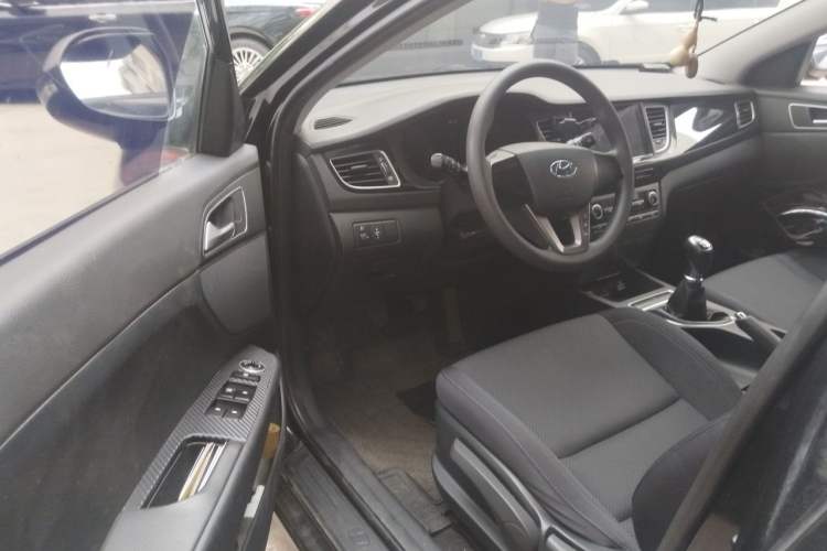 Used Hyundai Mistra 2014 1.8L Manual Comfort GL Model Driver Seat