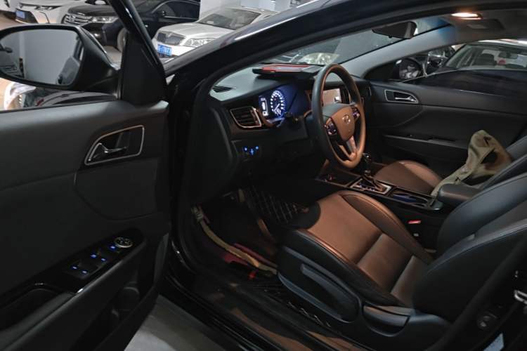 Used Hyundai Mistra 2014 1.8L Automatic Smart GLS Driver Seat