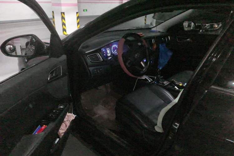 Used Hyundai Mistra 2014 1.8L Automatic Smart GLS Driver Seat