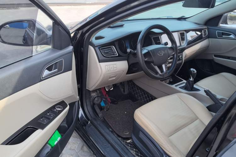 Used Hyundai Mistra 2014 1.8L Manual Comfort GL Model Driver Seat