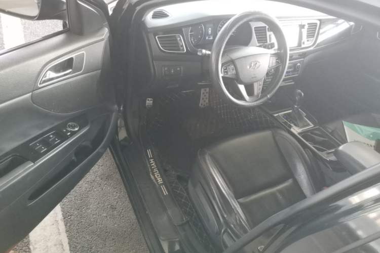 Used Hyundai Mistra 2014 1.8L Automatic Smart GLS Driver Seat