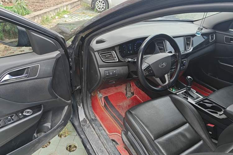 Used Hyundai Mistra 2014 1.8L Automatic Smart GLS Driver Seat