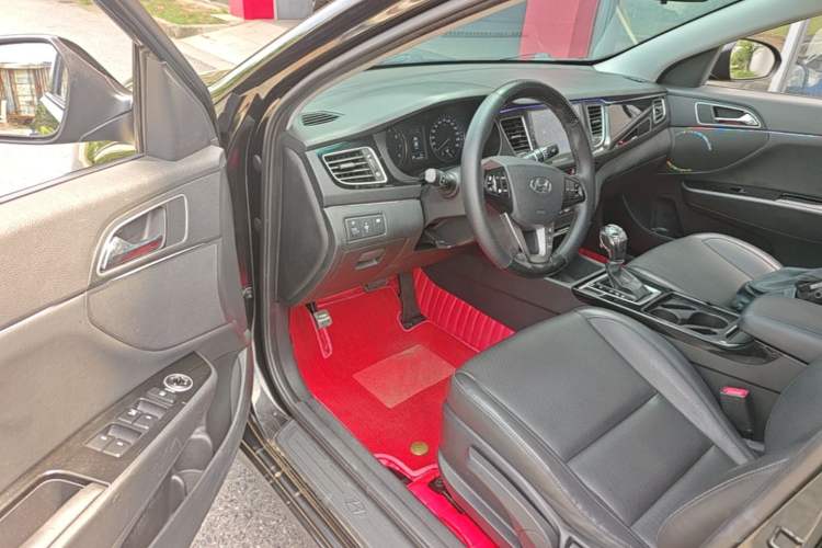 Used Hyundai Mistra 2014 1.8L Automatic Smart GLS Driver Seat