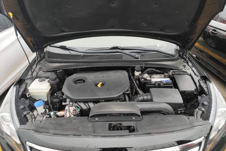 Used Hyundai Mistra 2014 1.8L Automatic Smart GLS Engine Bay