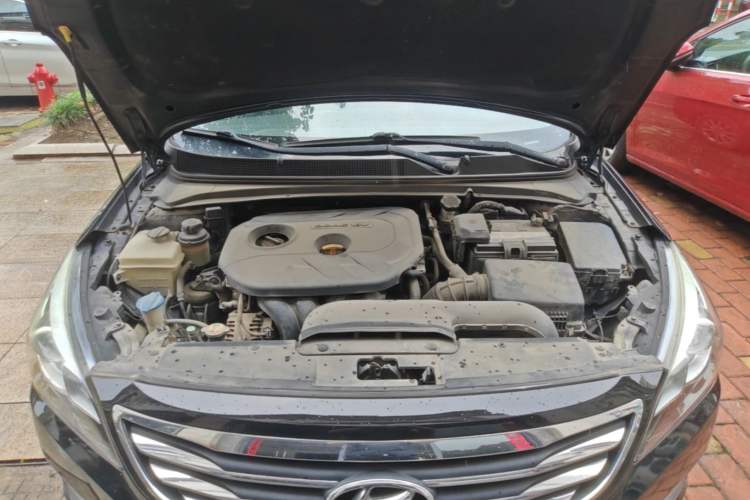 Used Hyundai Mistra 2014 1.8L Automatic Smart GLS Engine Bay
