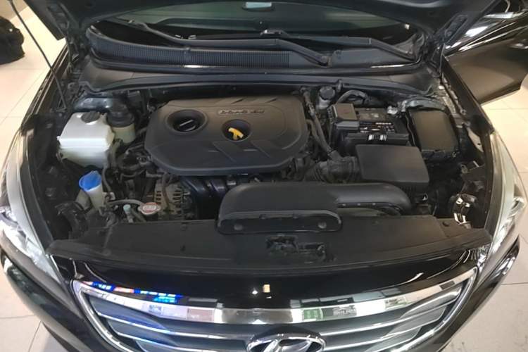 Used Hyundai Mistra 2014 1.8L Automatic Smart GLS Engine Bay