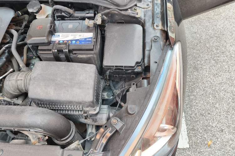 Used Hyundai Mistra 2014 1.8L Manual Comfort GL Model Engine Bay Left
