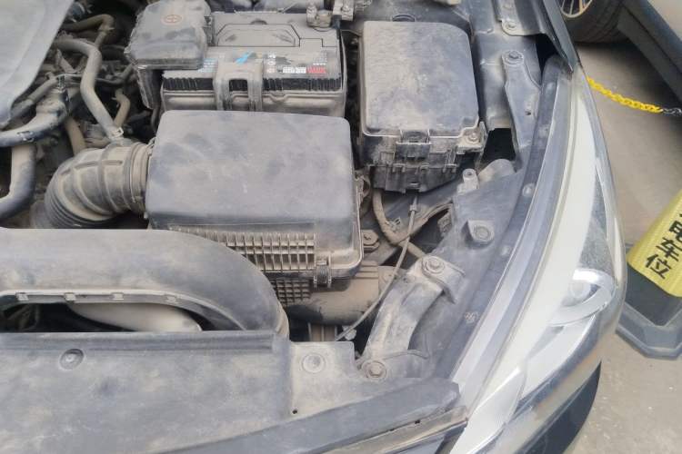 Used Hyundai Mistra 2014 1.8L Manual Comfort GL Model Engine Bay Left