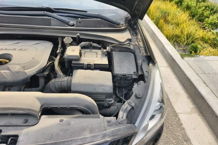 Used Hyundai Mistra 2014 1.8L Automatic Deluxe DLX Model Engine Bay Left