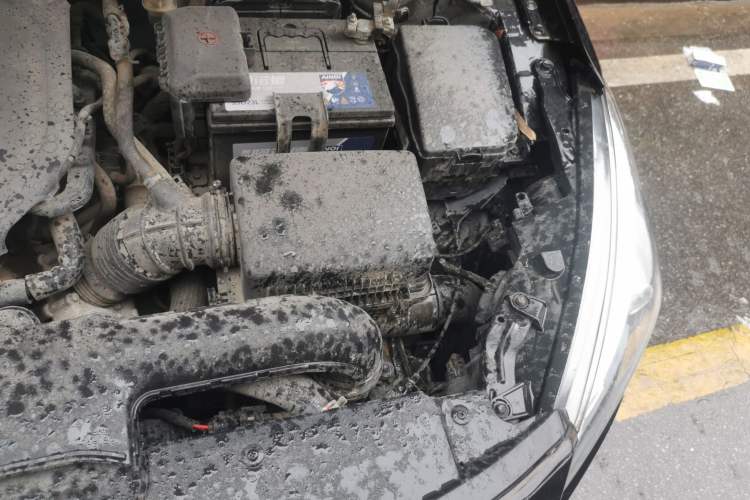 Used Hyundai Mistra 2014 1.8L Automatic Deluxe DLX Model Engine Bay Left