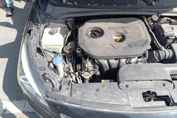 Used Hyundai Mistra 2014 1.8L Automatic Deluxe DLX Model Engine Bay Right