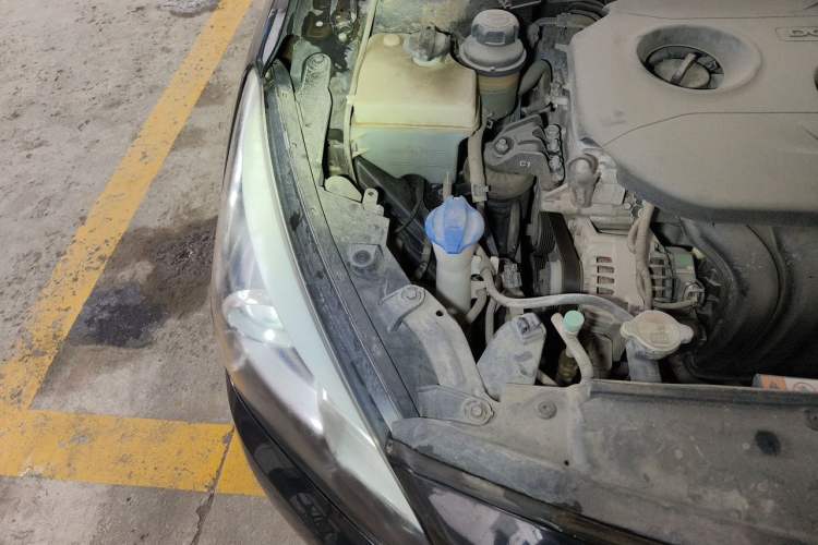 Used Hyundai Mistra 2014 1.8L Manual Comfort GL Model Engine Bay Right