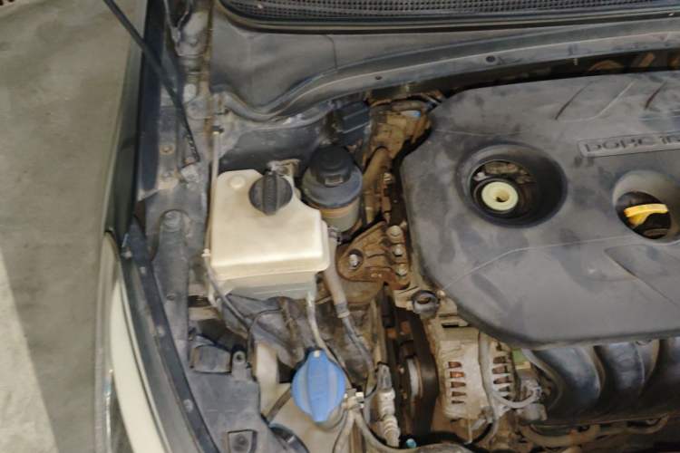 Used Hyundai Mistra 2014 1.8L Automatic Smart GLS Engine Bay Right
