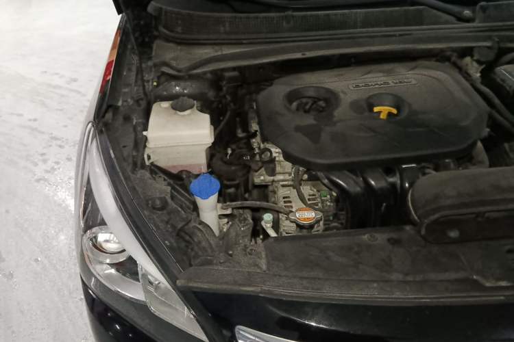 Used Hyundai Mistra 2014 1.8L Automatic Deluxe DLX Model Engine Bay Right