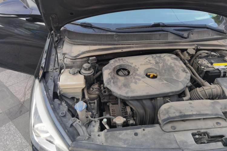 Used Hyundai Mistra 2014 1.8L Automatic Smart GLS Engine Bay Right