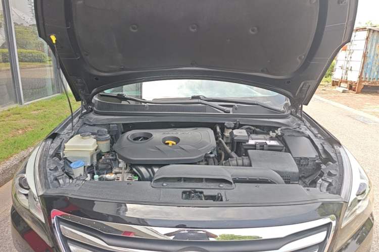 Used Hyundai Mistra 2014 1.8L Automatic Smart GLS Engine Bay