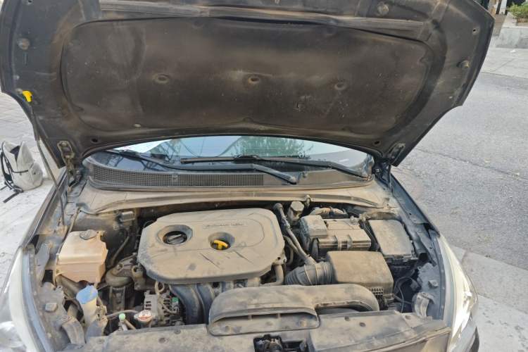 Used Hyundai Mistra 2014 1.8L Automatic Deluxe DLX Model Engine Bay