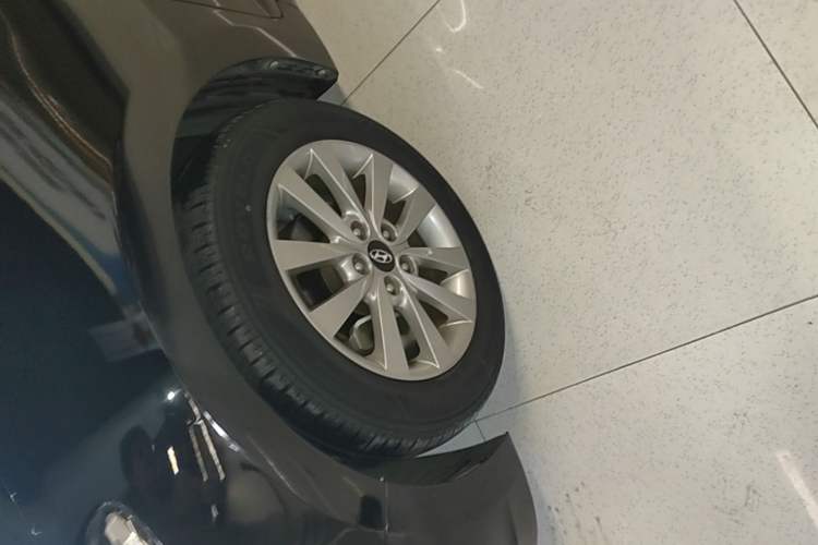 Used Hyundai Mistra 2014 1.8L Automatic Smart GLS Exterior 4