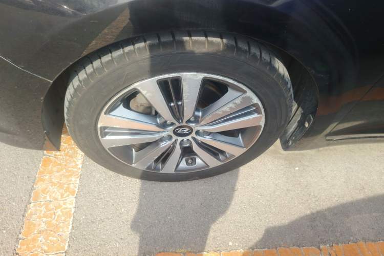 Used Hyundai Mistra 2014 1.8L Automatic Deluxe DLX Model Exterior 4