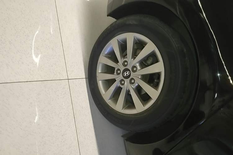 Used Hyundai Mistra 2014 1.8L Automatic Smart GLS Exterior 5