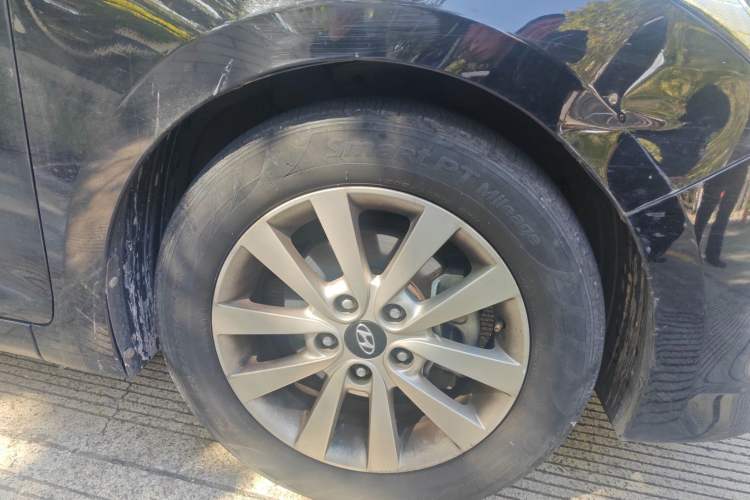 Used Hyundai Mistra 2014 1.8L Manual Comfort GL Model Exterior 7