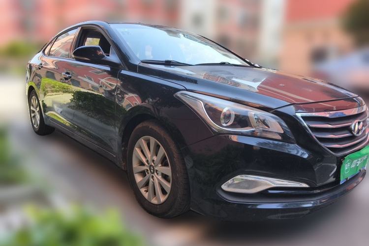 Used Hyundai Mistra 2014 1.8L Manual Comfort GL Model Front Right 45 Deg