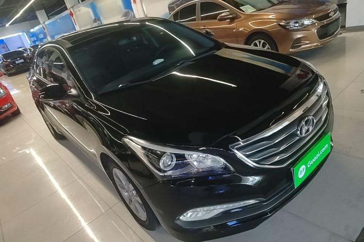 Used Hyundai Mistra 2014 1.8L Automatic Smart GLS Front Right 45 Deg