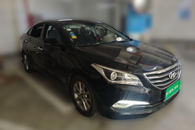 Used Hyundai Mistra 2014 1.8L Automatic Smart GLS Front Right 45 Deg