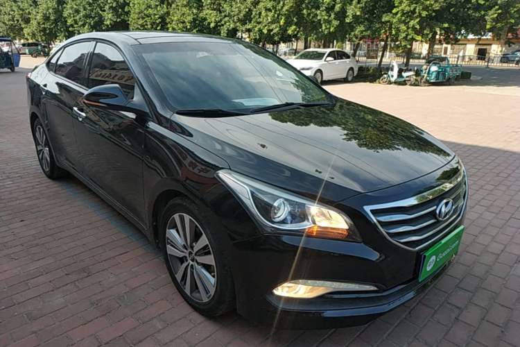 Used Hyundai Mistra 2014 1.8L Automatic Deluxe DLX Model Front Right 45 Deg
