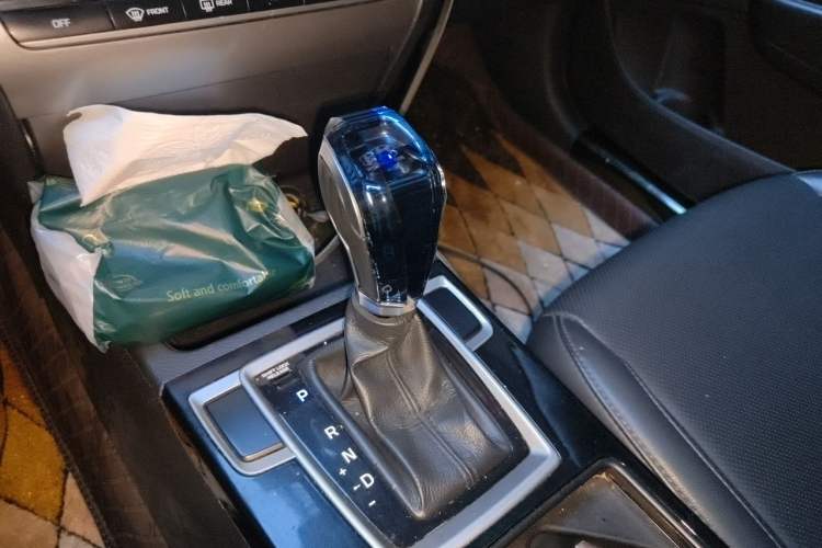 Used Hyundai Mistra 2014 1.8L Automatic Smart GLS Gear Lever