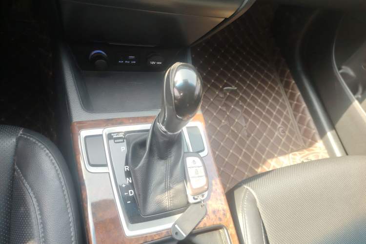 Used Hyundai Mistra 2014 1.8L Automatic Deluxe DLX Model Gear Lever