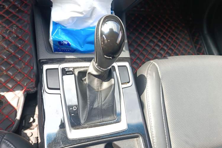 Used Hyundai Mistra 2014 1.8L Automatic Smart GLS Gear Lever